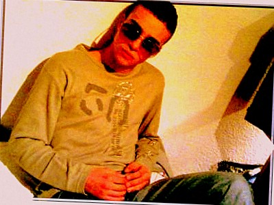 mon fr&eacute;re en mode montage